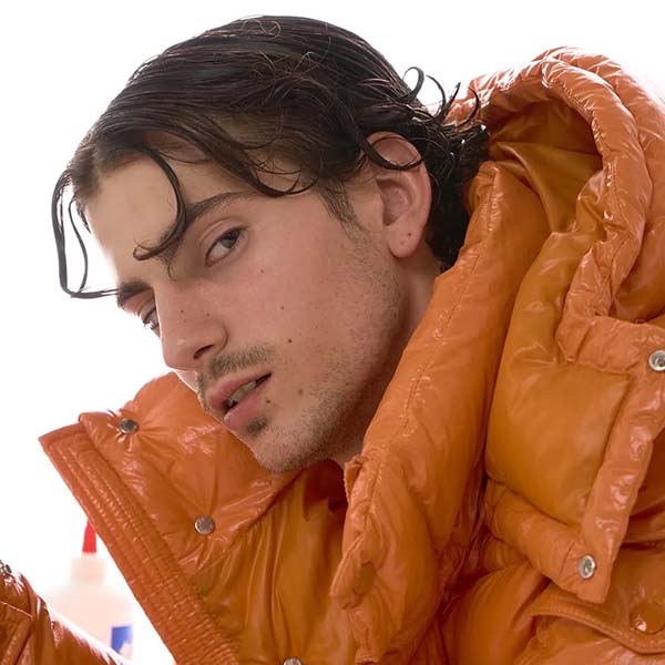 Pablo Mas takes us on a trip into the avant-garde with an addictively experimental fashion story.